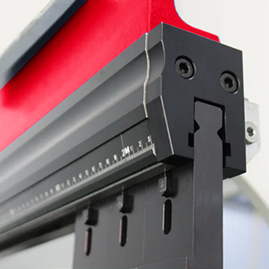 Automatic press brake upper tooling clamp